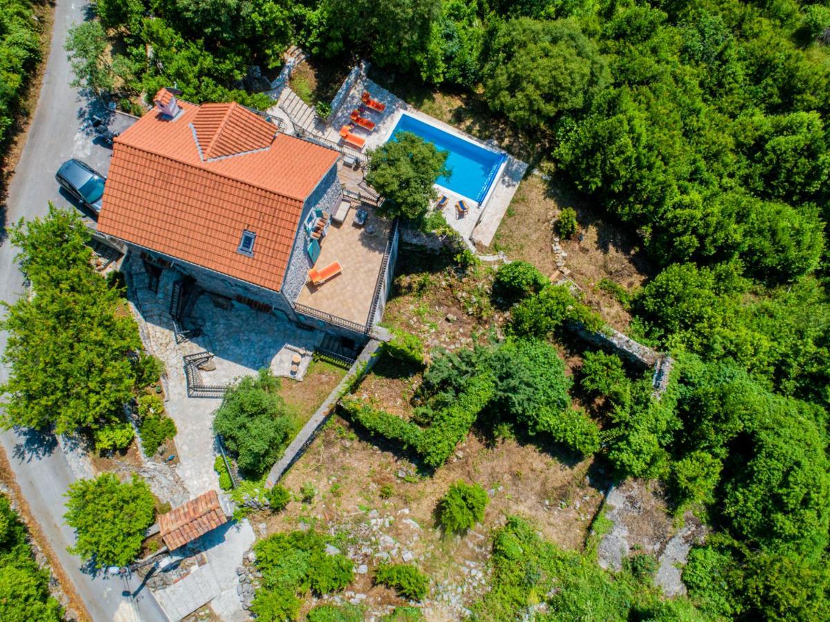 Villa Toscana With A Pool ティヴァト エクステリア 写真