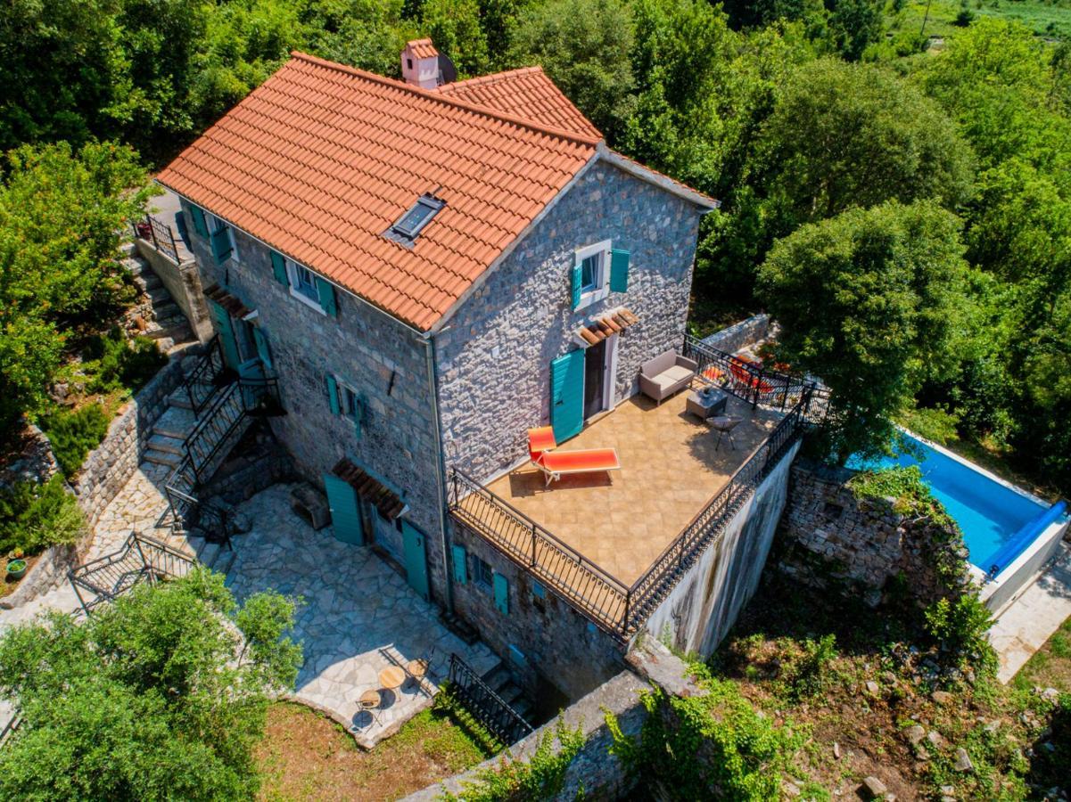 Villa Toscana With A Pool ティヴァト エクステリア 写真
