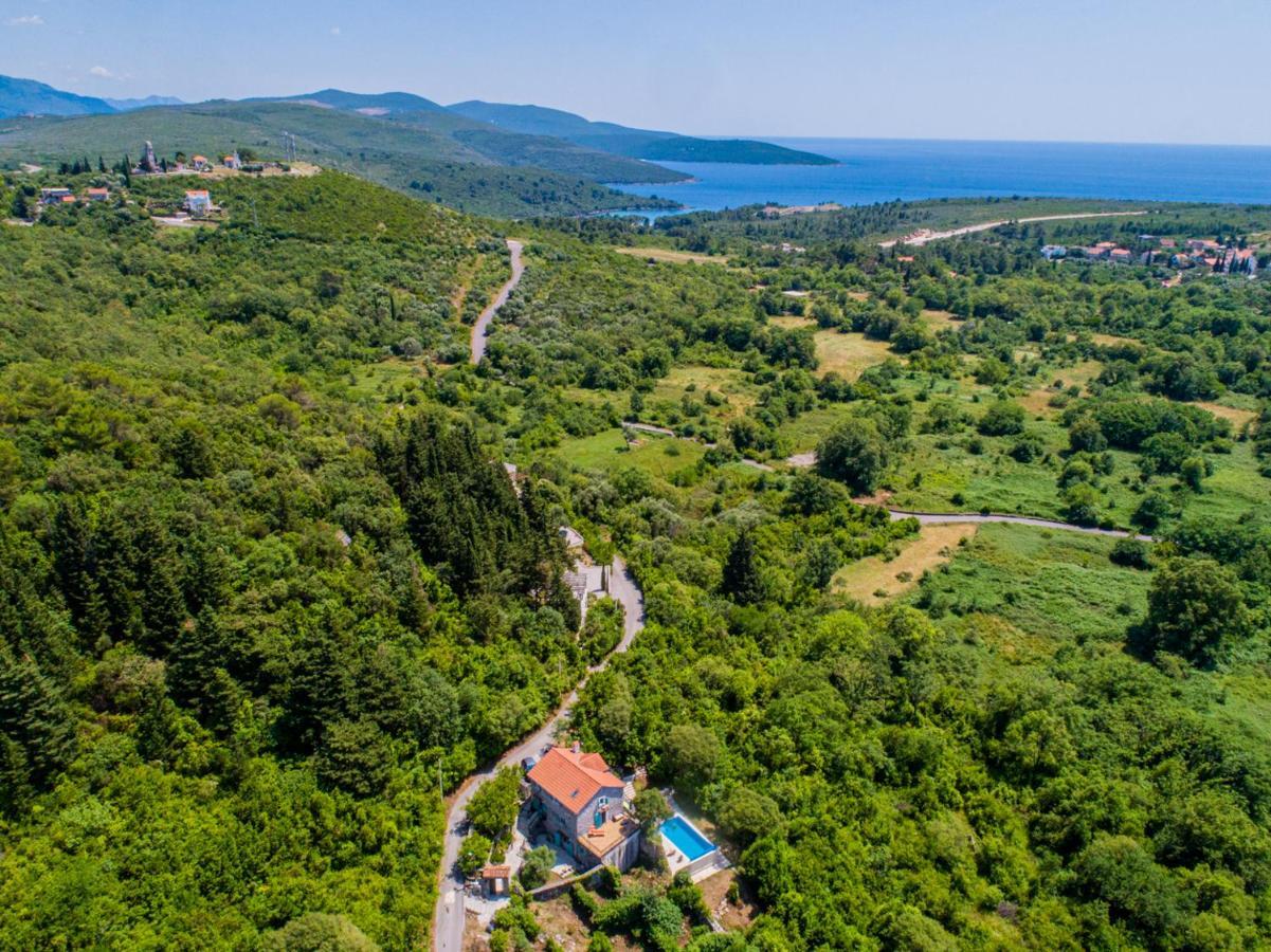 Villa Toscana With A Pool ティヴァト エクステリア 写真