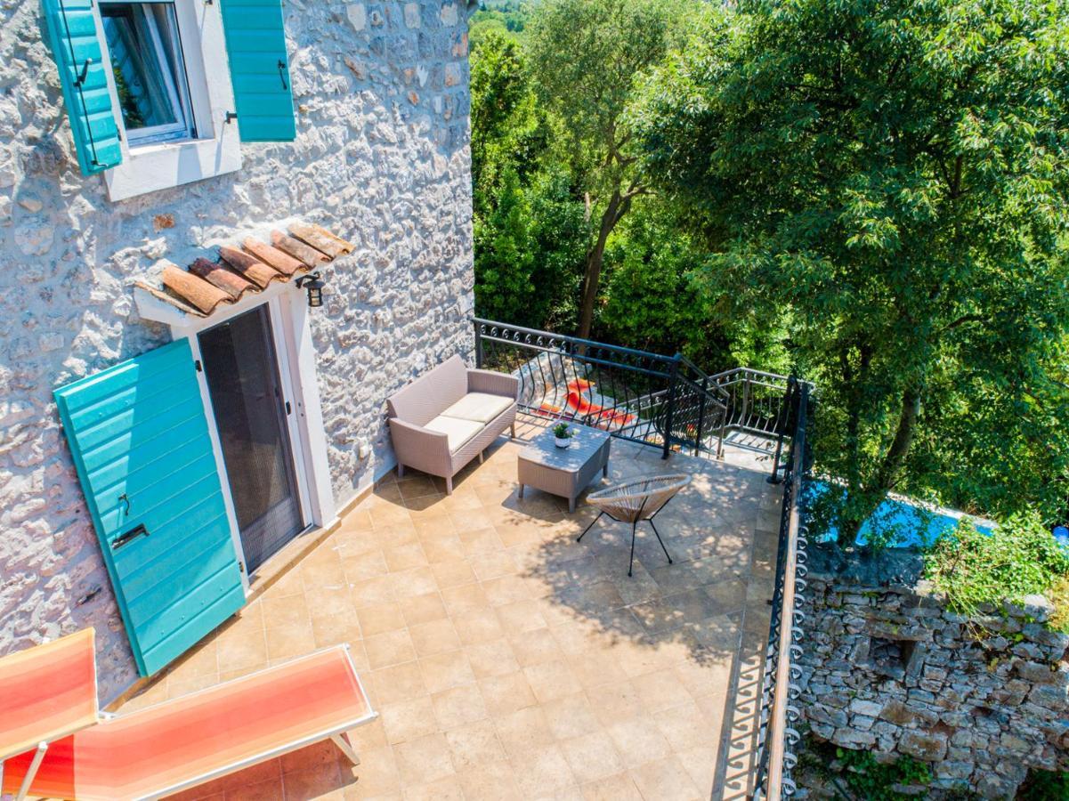 Villa Toscana With A Pool ティヴァト エクステリア 写真