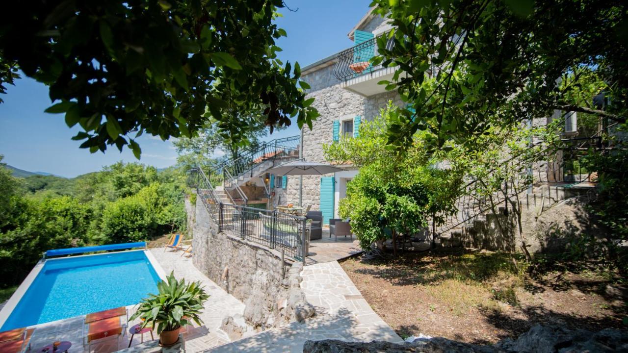 Villa Toscana With A Pool ティヴァト エクステリア 写真