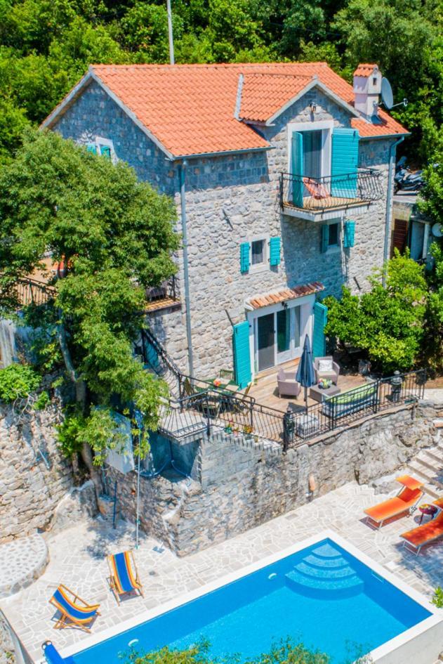 Villa Toscana With A Pool ティヴァト エクステリア 写真
